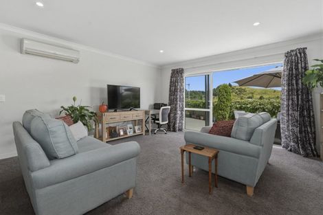 Photo of property in 11 Rochfort Crescent, Pyes Pa, Tauranga, 3112