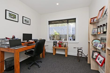 Photo of property in 5 Ridgeway Terrace, Taradale, Napier, 4112