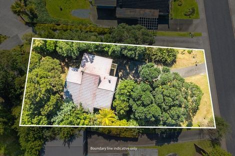 Photo of property in 18 Glenelg Road, Red Beach, 0932
