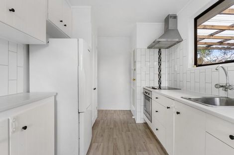 Photo of property in 19 Benita Place, Sunnyvale, Auckland, 0612