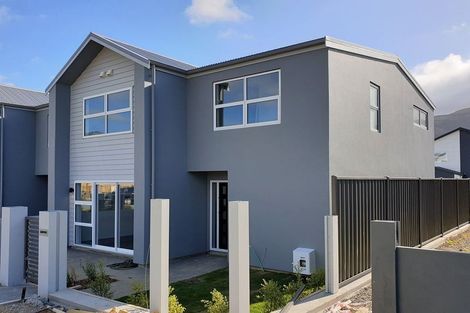 Photo of property in 16 Bluff Road, Kenepuru, Porirua, 5022