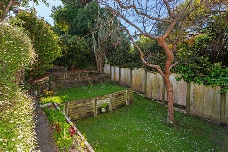 Photo of property in 15 Bayview Road, Paremata, Porirua, 5024