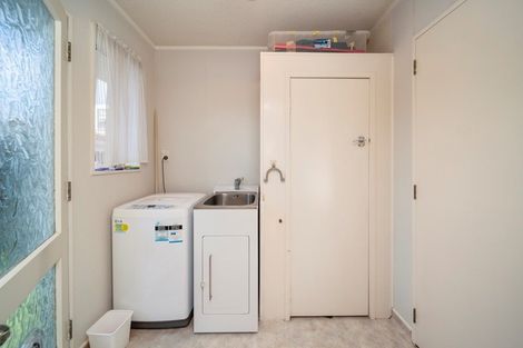 Photo of property in 496-498 Devon Street East, Strandon, New Plymouth, 4312