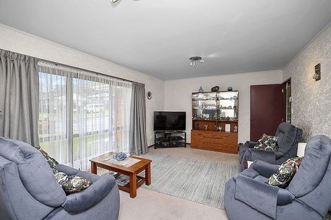 Photo of property in 2 Caledonia Place, Highlands Park, New Plymouth, 4312