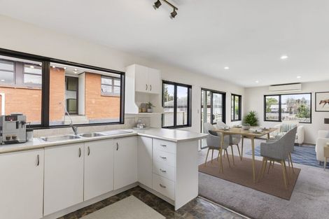 Photo of property in 120 Gossamer Drive, Pakuranga Heights, Auckland, 2010