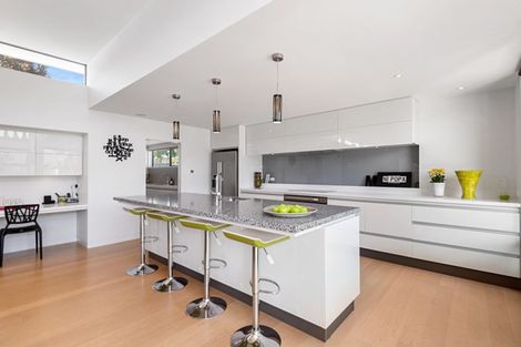 Photo of property in 25 Garreg Road, Fendalton, Christchurch, 8052