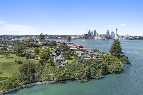 Photo of property in 94 Stanley Point Road, Stanley Point, Auckland, 0624