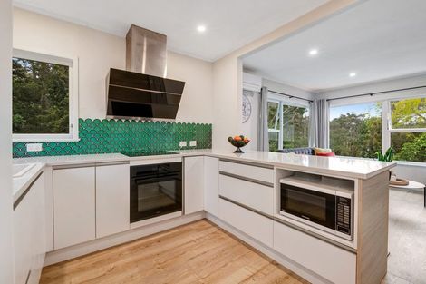 Photo of property in 2/10 Nea Place, Hillcrest, Auckland, 0627