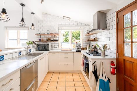 Photo of property in 29 Newman Terrace, Thorndon, Wellington, 6011