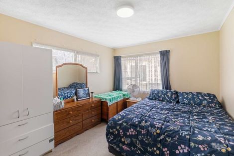 Photo of property in 27 Borich Road, Sunnyvale, Auckland, 0612