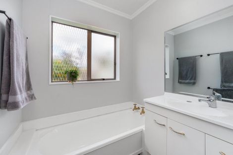 Photo of property in 8 Chelmarsh Place, Highbury, Palmerston North, 4412
