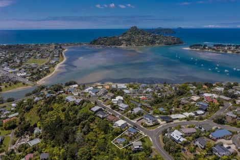 Photo of property in 2 Ridge Road, Tairua, 3508
