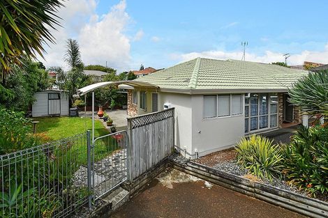 Photo of property in 3/5 Saints Court, Manurewa, Auckland, 2102