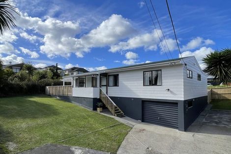 Photo of property in 2/68 View Road, Henderson, Auckland, 0612
