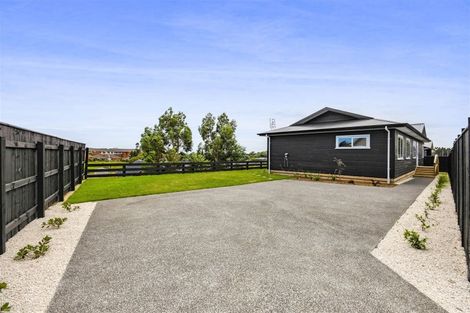Photo of property in 22 Maple Crescent, Whalers Gate, New Plymouth, 4310