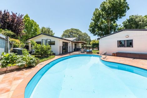 Photo of property in 105 Middle Road, Havelock North, 4130