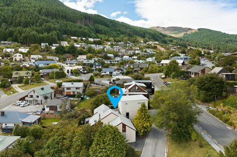 Photo of property in 8 Mackinnon Terrace, Sunshine Bay, Queenstown, 9300