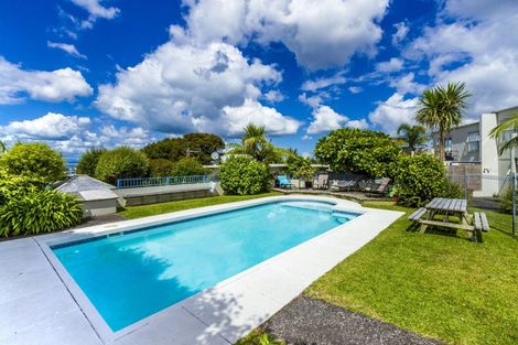 Photo of property in 14/18 Parr Terrace, Castor Bay, Auckland, 0620