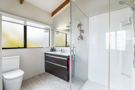 Photo of property in 143 West Harbour Drive, West Harbour, Auckland, 0618