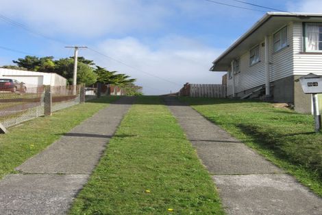 Photo of property in 84 Ruskin Road, Newlands, Wellington, 6037