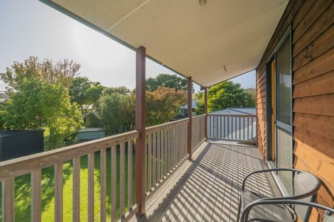 Photo of property in 20 The Crowsnest, Cooks Beach, Whitianga, 3591