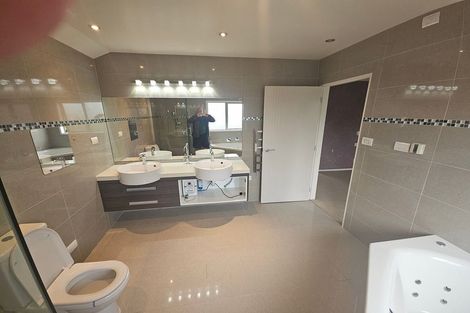 Photo of property in 831a Chapel Road, Shamrock Park, Auckland, 2016
