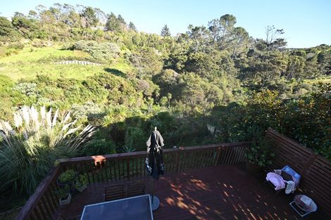 Photo of property in 12 Stubbs Place, Fairview Heights, Auckland, 0632