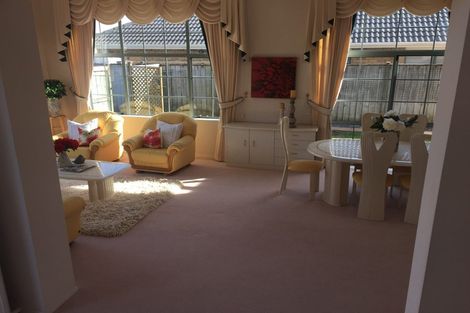 Photo of property in 16 Trovare Place, Golflands, Auckland, 2013