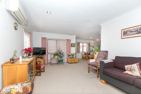 Photo of property in 33a Sandwich Road, St Andrews, Hamilton, 3200