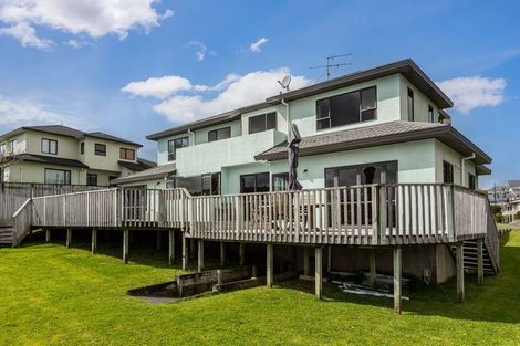 Photo of property in 31 Lanyon Place, Whitby, Porirua, 5024