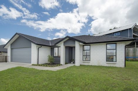 Photo of property in 17 Lakeside Terrace, Omokoroa, 3114