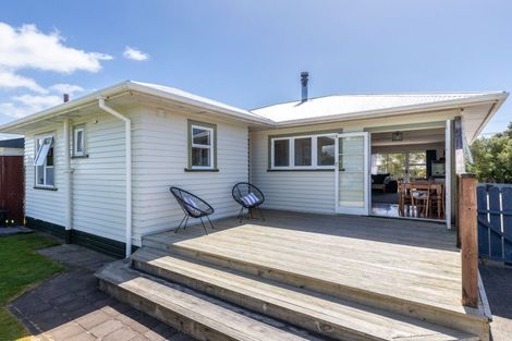Photo of property in 305 Frankley Road, Ferndale, New Plymouth, 4310