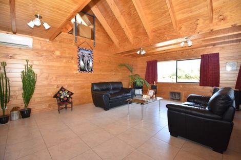 Photo of property in 75 Costley Street West, Carterton, 5713