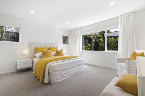 Photo of property in 1 William Bond Street, Stanley Point, Auckland, 0624