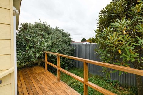 Photo of property in 7 Exeter Crescent, Takaro, Palmerston North, 4412