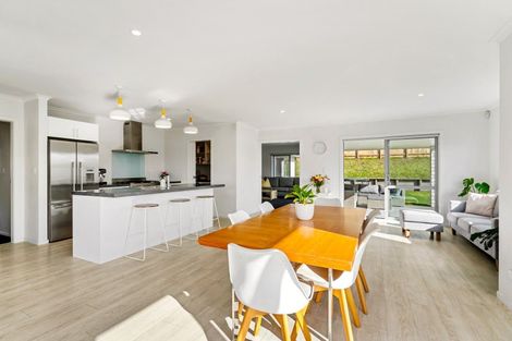 Photo of property in 76 Stace Hopper Drive, One Tree Point, 0118