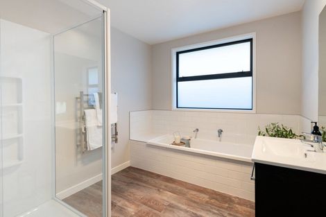 Photo of property in 2 Rotomanu Place, Pyes Pa, Tauranga, 3112