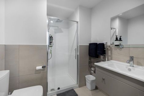 Photo of property in Wyndham Gardens Apartments, 30 Red Oaks Drive, Frankton, Queenstown, 9300