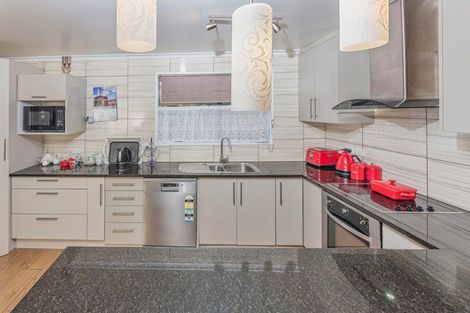 Photo of property in 111 Pooks Road, Ranui, Auckland, 0612