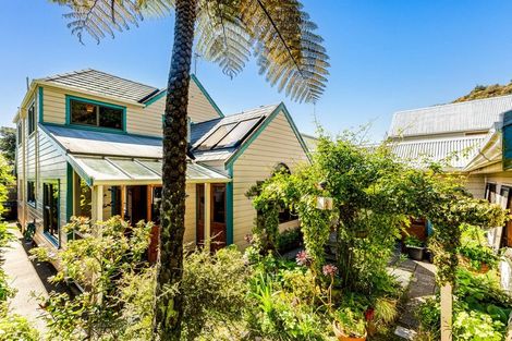 Photo of property in 146 Breaker Bay Road, Breaker Bay, Wellington, 6022