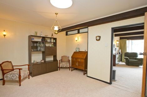 Photo of property in 6 Pukatea Place, Milson, Palmerston North, 4414