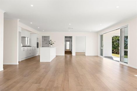 Photo of property in 409 Old North Road, Kumeu, 0892