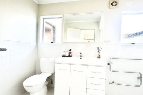 Photo of property in 2a Sirius Place, Botany Downs, Auckland, 2010