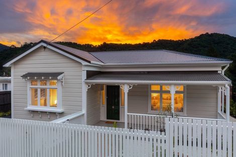 Photo of property in 95b Waikawa Road, Picton, 7220