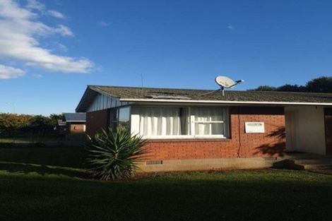 Photo of property in 3-5 Carbine Road, Mount Wellington, Auckland, 1060