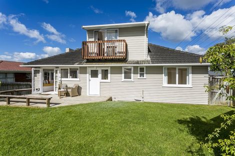 Photo of property in 2/13 Manuka Road, Bayview, Auckland, 0629