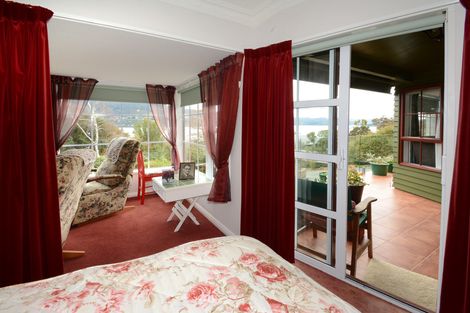 Photo of property in 4a Saint Ronans Road, Macandrew Bay, Dunedin, 9077