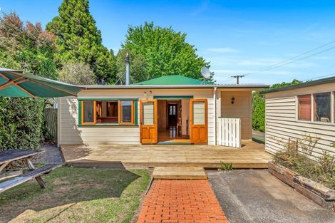 Photo of property in 4 Muhunoa West Road, Ohau, Levin, 5570