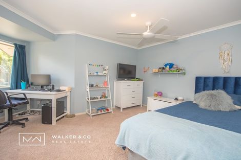 Photo of property in 8 Beechwood Way, Te Marua, Upper Hutt, 5018