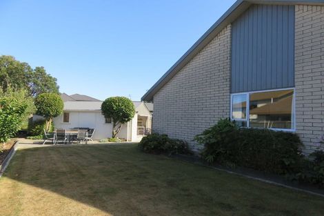 Photo of property in 16 Cam Place, Harewood, Christchurch, 8051